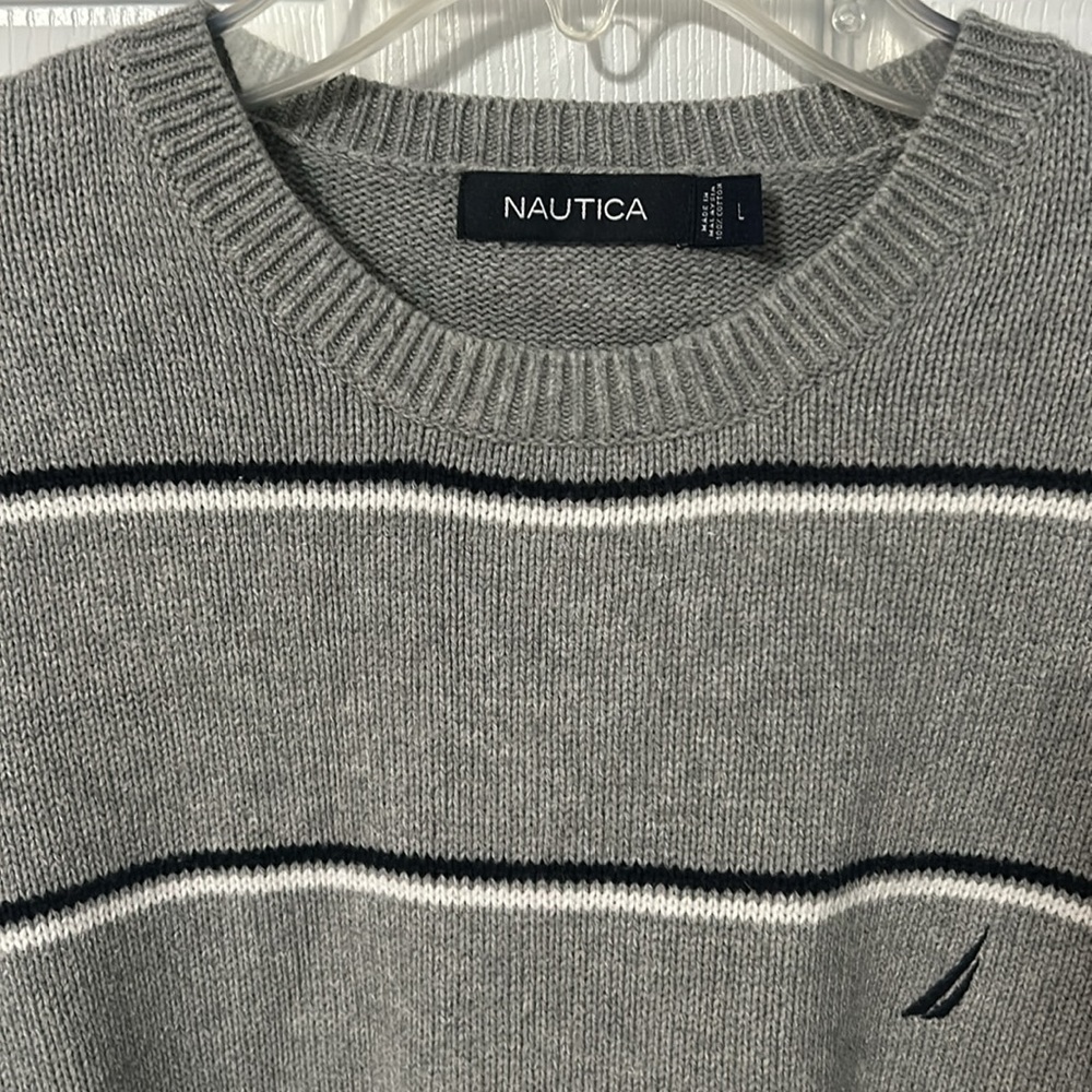 Nautica Men’s Crew Neck Light Gray Stripe Sweater Size Large - Picture 4 of 7